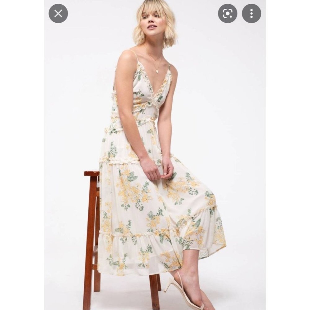 NWOT Blu Pepper Boutique Floral Tiered Dress SZ Small